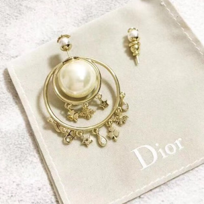 Dior  Yellow Gold  Earring - 디올  여성용 18k도금 옐로우 골드 귀걸이