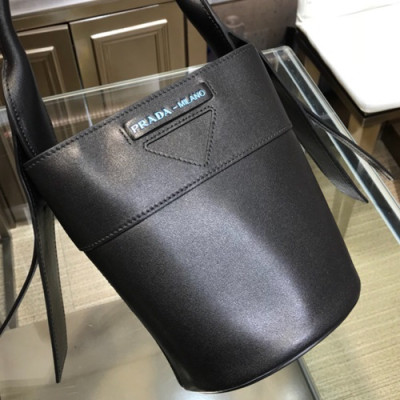 Prada 2019 Leather Mini Bucket Tote Shoulder Bag,20cm - 프라다 2019 레더 미니 버킷 토트 숄더백 ,1BE015-1,20cm,블랙