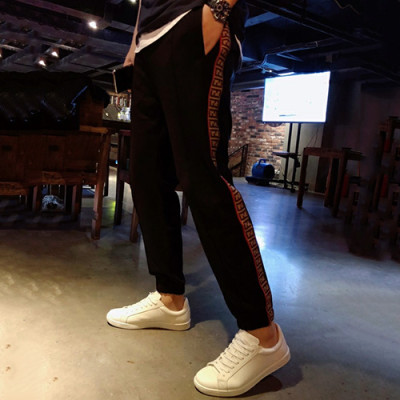 Fendi 2019 Mens Logo Cotton Training Pants - 펜디 남성 로고 코튼 트레이닝 팬츠 Fen0188x.Size(m - 4xl).블랙