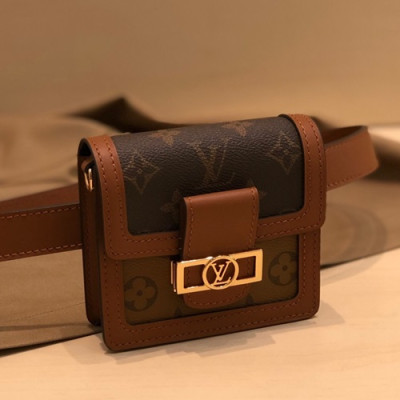 [한정판]Louis Vuitton 2019 Mini Dauphine Hip Sack / Cross Bag, 12cm - 루이비통 2019 미니 다프네 여성용 힙색 / 크로스백 M69621,LOUB1557, 12cm ,브라운
