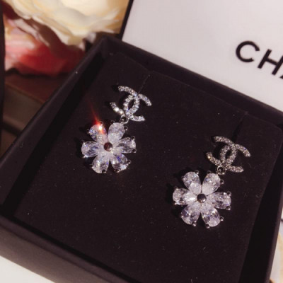 Chanel   earring   - 샤넬 18K도금  이어링 cha0090.컬러(화이트 골드)