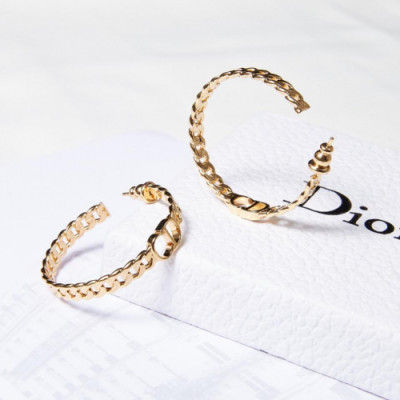 Dior  Yellow Gold  Earring - 디올  여성용 18k도금 옐로우 골드 귀걸이dio0031.