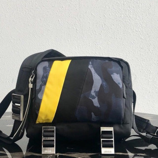 Prada 2019 Nylon Messenger Shoulder Bag,21CM - 프라다 2019 나일론 남성용 메신저 숄더백,2VH043-1,21cm,블랙