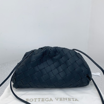 Bottega Veneta 2019 The Pouch Bag / Shoulder Bag,22cm - 보테가 베네타 2019 더 파우치 백 / 숄더백, 585852A ,BVB0369,22cm,네이비