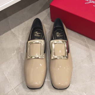 Roger Vivier 2019 Ladies Leather Loafer - 로저비비에 2019 여성용 레더 로퍼 RVS0038.Size(225 - 245).베이지