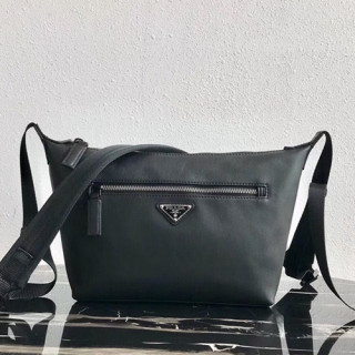 Prada 2019 Leather Messenger Shoulder Bag,24CM - 프라다 2019 레더 남성용 메신저 숄더백,2VH078-1,24cm,블랙