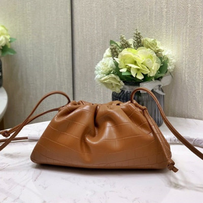 Bottega Veneta 2019 The Pouch Bag / Shoulder Bag,22cm - 보테가 베네타 2019 더 파우치 백 / 숄더백,BVB0441,22cm,브라운