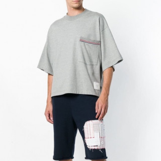 [톰브라운]Thom Browne 2020 Mens Casual Cotton Oversize Short Sleeved Tshirts - 톰브라운 2020 남성 로고 코튼 오버사이즈 반팔티 Tho0529x.Size(s - l).그레이