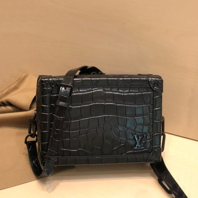 Louis Vuitton 2020 Soft Trunk Shoulder Bag,25cm - 루이비통 2020 소프트 트렁크 숄더백 M44478,LOUB2055,25cm,블랙