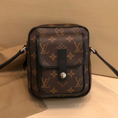 Louis Vuitton 2020 Ladies Shoulder Bag,17cm - 루이비통 2020 여성용 숄더백 M69404,LOUB2098 ,17cm,브라운