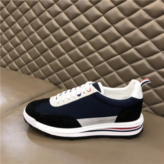 Thom Browne 2021 Men's Leather Sneakers,THOMS0059 - 톰브라운 2021 남성용 레더 스니커즈,Size(240-270),블랙