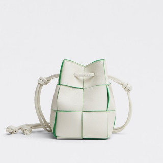 보테가베네타 여성용  화이트 미니 버킷백 - Bottega Veneta Womens White Bucket Bag - bv0416x