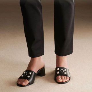 에르메스 여성 시그니처 블랙 뮬 - Hermes Womens Black Sandals - he87x