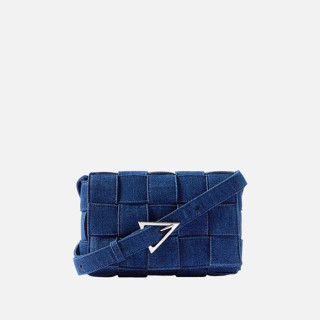 보테가베네타 남성 데님 카세트백 【매장-330만원대】 - Bottega Veneta Mens Blue Cross Bag - bv118x